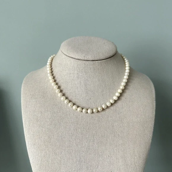 14K Yellow Gold Genuine 6MM Cream Pearl Hand Knotted Strand Necklace 16